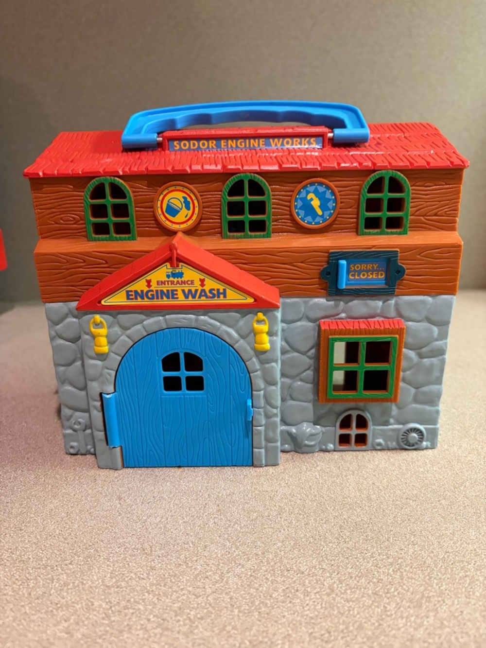 Thomas the tank engine Blue & Red Engine Wash Playset